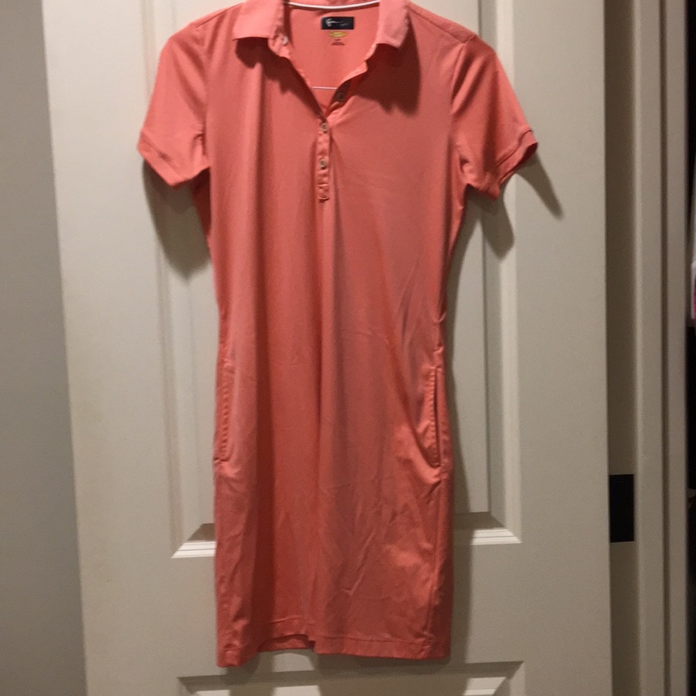Like New! GU sports wear Golf/Tennis/Pickleball 1/4 button/collared Dress size S